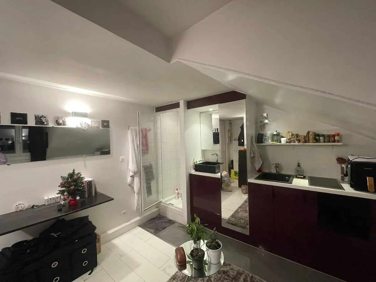 Fully Equipped Studette, Paris 14Ieme Apartment 0*,  France